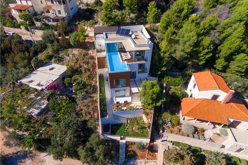 5 bedroom villa with heated infinity pool and sea views near Milna, Brac Island, sleeps 10