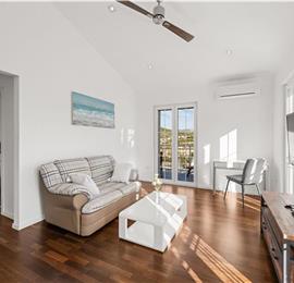 9-Bedroom Villa with Exceptionally Large Heated Pool and Sea Views near Trogir – Sleeps 18- 22