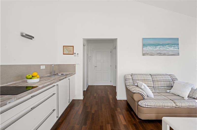 9-Bedroom Villa with Exceptionally Large Heated Pool and Sea Views near Trogir – Sleeps 18- 22