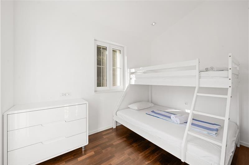 9-Bedroom Villa with Exceptionally Large Heated Pool and Sea Views near Trogir – Sleeps 18- 22