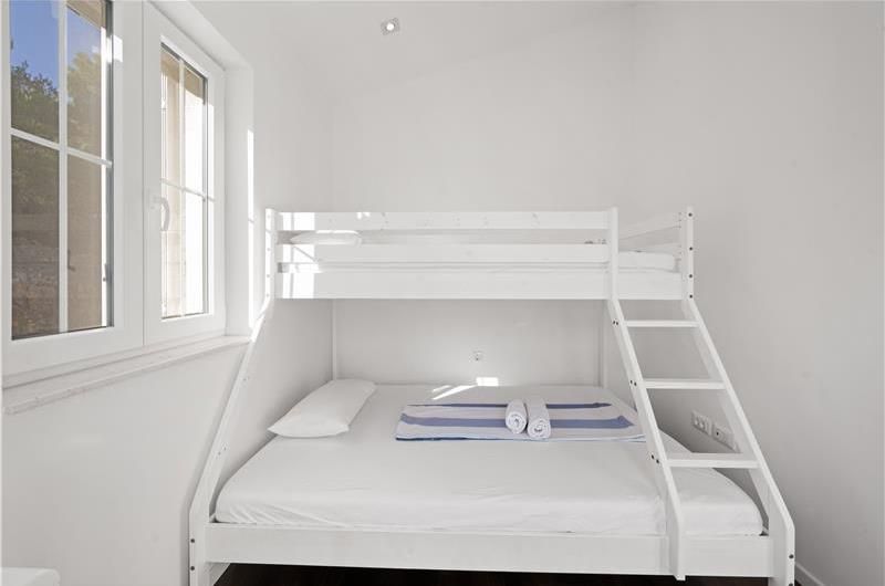 9-Bedroom Villa with Exceptionally Large Heated Pool and Sea Views near Trogir – Sleeps 18- 22