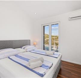 9-Bedroom Villa with Exceptionally Large Heated Pool and Sea Views near Trogir – Sleeps 18- 22