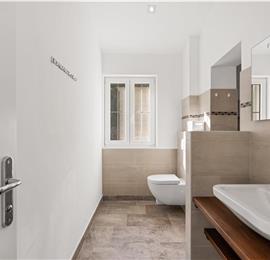 9-Bedroom Villa with Exceptionally Large Heated Pool and Sea Views near Trogir – Sleeps 18- 22