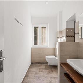 9-Bedroom Villa with Exceptionally Large Heated Pool and Sea Views near Trogir – Sleeps 18- 22