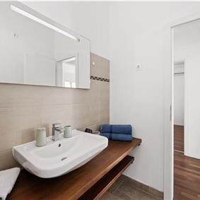 9-Bedroom Villa with Exceptionally Large Heated Pool and Sea Views near Trogir – Sleeps 18- 22