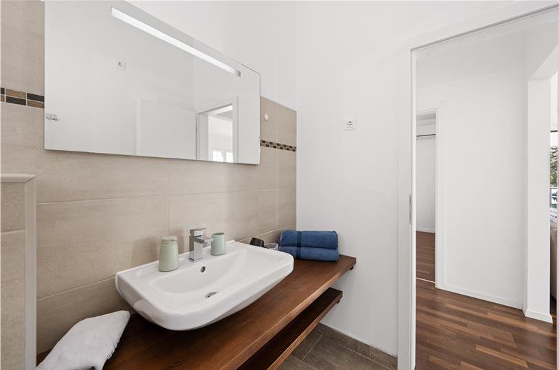 9-Bedroom Villa with Exceptionally Large Heated Pool and Sea Views near Trogir – Sleeps 18- 22