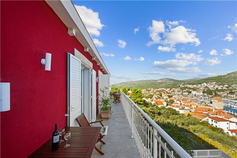 Sea-view villa in Marina, photograph 4