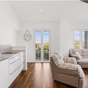 9-Bedroom Villa with Exceptionally Large Heated Pool and Sea Views near Trogir – Sleeps 18- 22