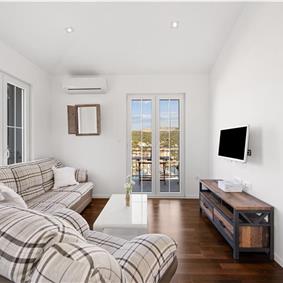 9-Bedroom Villa with Exceptionally Large Heated Pool and Sea Views near Trogir – Sleeps 18- 22