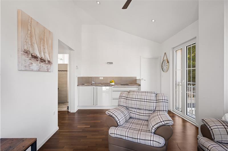 9-Bedroom Villa with Exceptionally Large Heated Pool and Sea Views near Trogir – Sleeps 18- 22