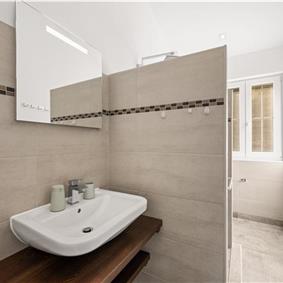 9-Bedroom Villa with Exceptionally Large Heated Pool and Sea Views near Trogir – Sleeps 18- 22