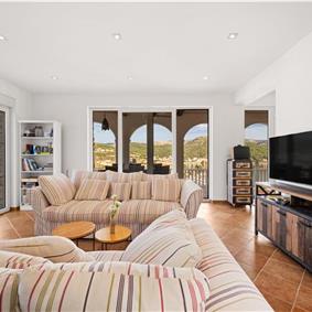 9-Bedroom Villa with Exceptionally Large Heated Pool and Sea Views near Trogir – Sleeps 18- 22