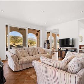 9-Bedroom Villa with Exceptionally Large Heated Pool and Sea Views near Trogir – Sleeps 18- 22