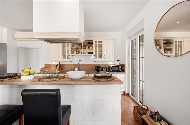 9-Bedroom Villa with Exceptionally Large Heated Pool and Sea Views near Trogir – Sleeps 18- 22