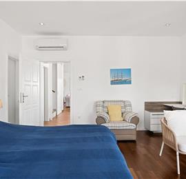 9-Bedroom Villa with Exceptionally Large Heated Pool and Sea Views near Trogir – Sleeps 18- 22