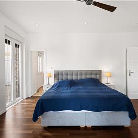 9-Bedroom Villa with Exceptionally Large Heated Pool and Sea Views near Trogir – Sleeps 18- 22