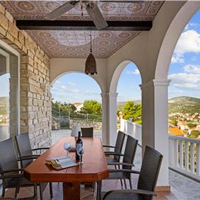 9-Bedroom Villa with Exceptionally Large Heated Pool and Sea Views near Trogir – Sleeps 18- 22