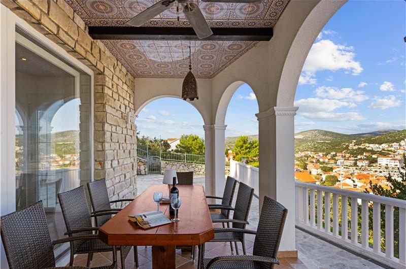 9-Bedroom Villa with Exceptionally Large Heated Pool and Sea Views near Trogir – Sleeps 18- 22