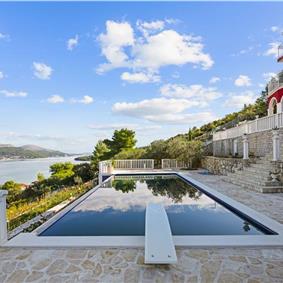 9-Bedroom Villa with Exceptionally Large Heated Pool and Sea Views near Trogir – Sleeps 18- 22