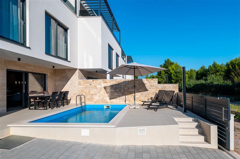 Villa in Vodice, photograph 2