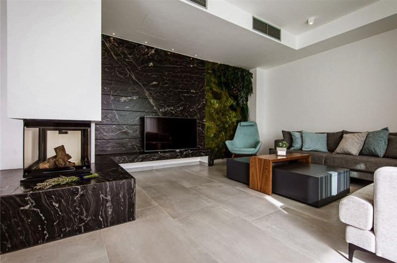 5-Bedroom Luxury Sea-View Villa with Infinity Pool near Dubrovnik – Sleeps 10