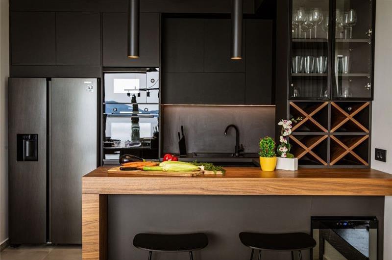 5-Bedroom Luxury Sea-View Villa with Infinity Pool near Dubrovnik – Sleeps 10