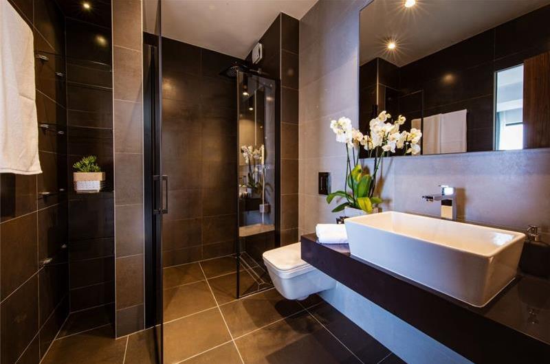 5-Bedroom Luxury Sea-View Villa with Infinity Pool near Dubrovnik – Sleeps 10