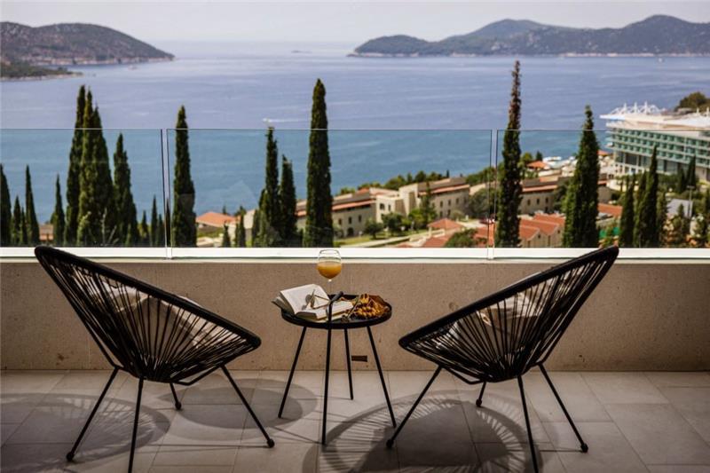 Sea-view villa in Orasac, photograph 5