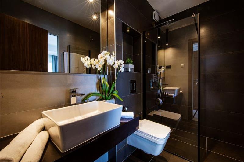 5-Bedroom Luxury Sea-View Villa with Infinity Pool near Dubrovnik – Sleeps 10