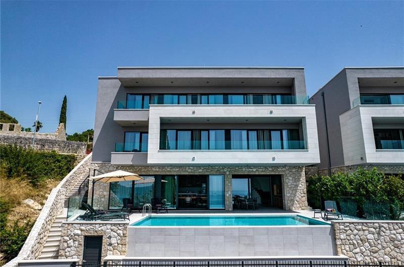 Luxury 5-Bedroom Villa with Sea-Views and Infinity Pool near Dubrovnik – Sleeps 10