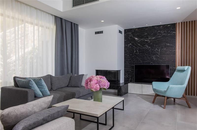 Luxury 5-Bedroom Villa with Sea-Views and Infinity Pool near Dubrovnik – Sleeps 10