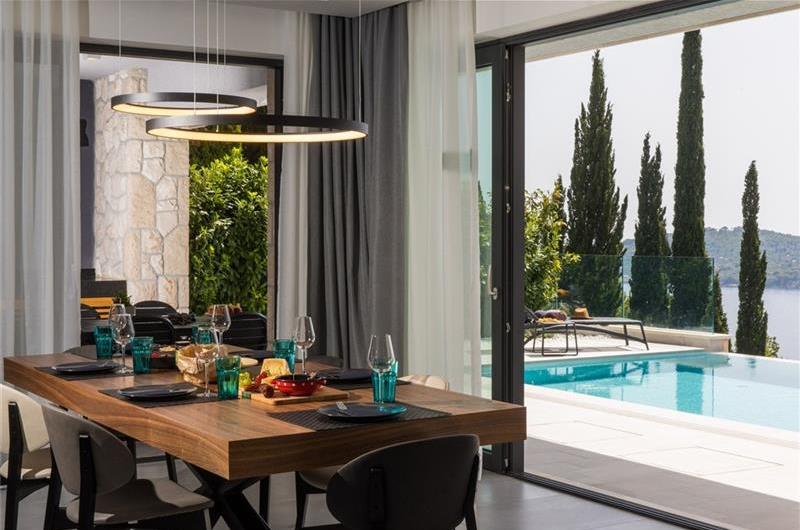 Luxury 5-Bedroom Villa with Sea-Views and Infinity Pool near Dubrovnik – Sleeps 10