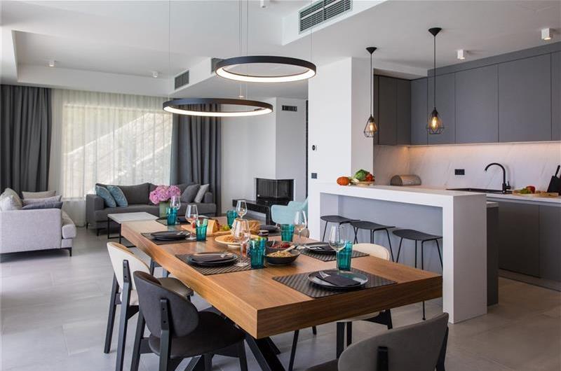 Luxury 5-Bedroom Villa with Sea-Views and Infinity Pool near Dubrovnik – Sleeps 10