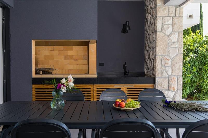 Luxury 5-Bedroom Villa with Sea-Views and Infinity Pool near Dubrovnik – Sleeps 10