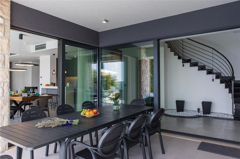 Luxury 5-Bedroom Villa with Sea-Views and Infinity Pool near Dubrovnik – Sleeps 10