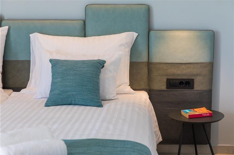 Luxury 5-Bedroom Villa with Sea-Views and Infinity Pool near Dubrovnik – Sleeps 10