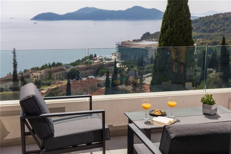 Sea-view villa in Orasac, photograph 17