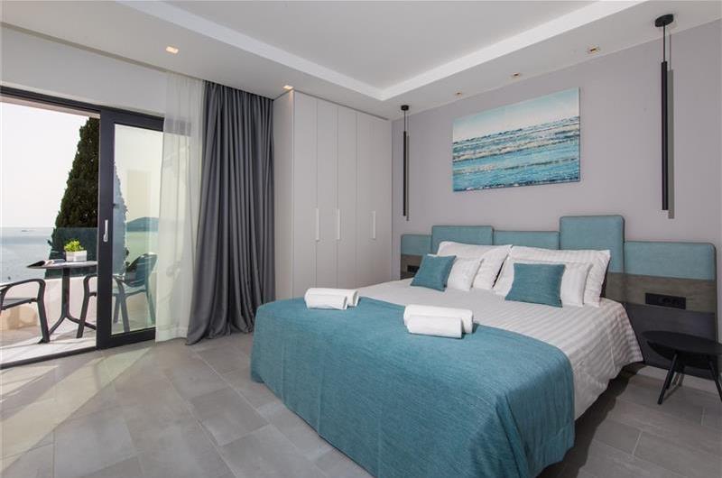 Luxury 5-Bedroom Villa with Sea-Views and Infinity Pool near Dubrovnik – Sleeps 10