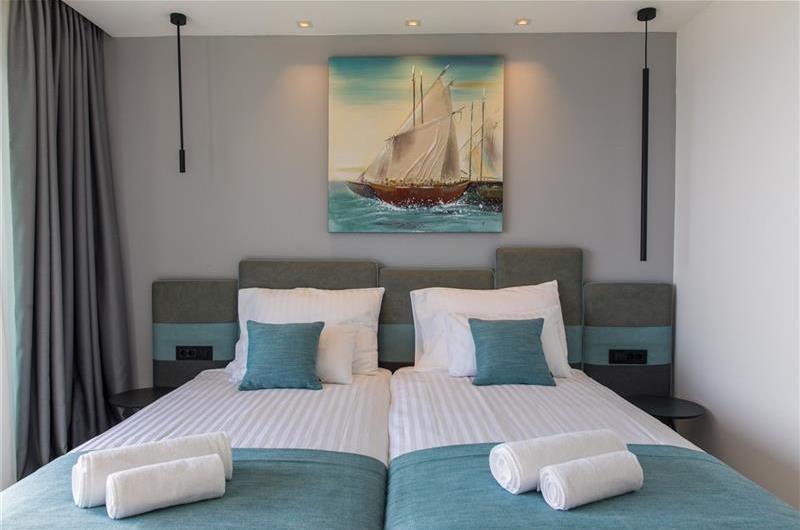 Luxury 5-Bedroom Villa with Sea-Views and Infinity Pool near Dubrovnik – Sleeps 10