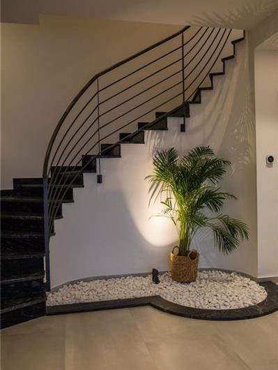 Luxury 5-Bedroom Villa with Sea-Views and Infinity Pool near Dubrovnik – Sleeps 10