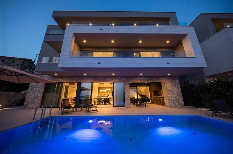 Luxury 5-Bedroom Villa with Sea-Views and Infinity Pool near Dubrovnik – Sleeps 10