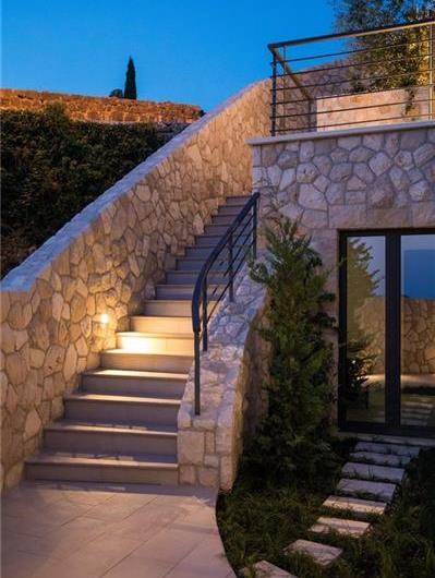 Luxury 5-Bedroom Villa with Sea-Views and Infinity Pool near Dubrovnik – Sleeps 10