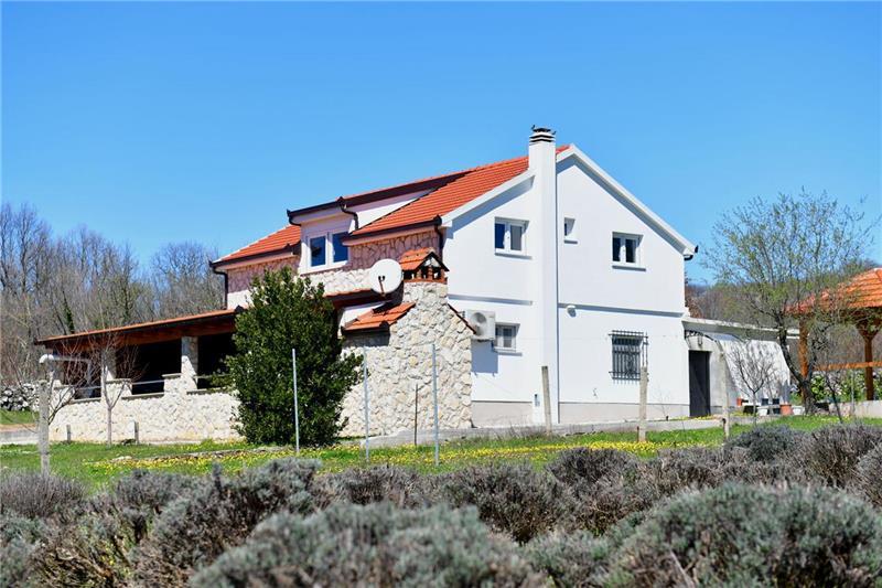 Villa in Split, photograph 3