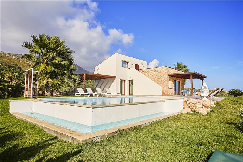 Sea-view villa in Sicily, photograph 4
