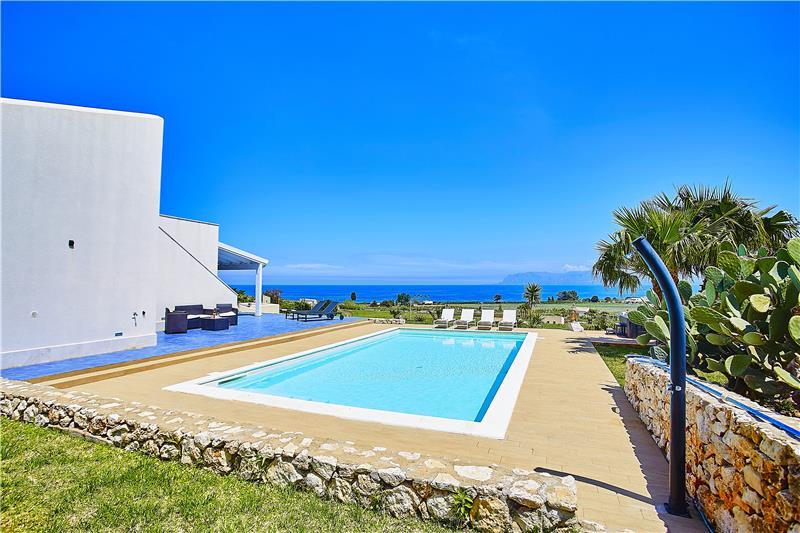 Sea-view villa in Sicily, photograph 11