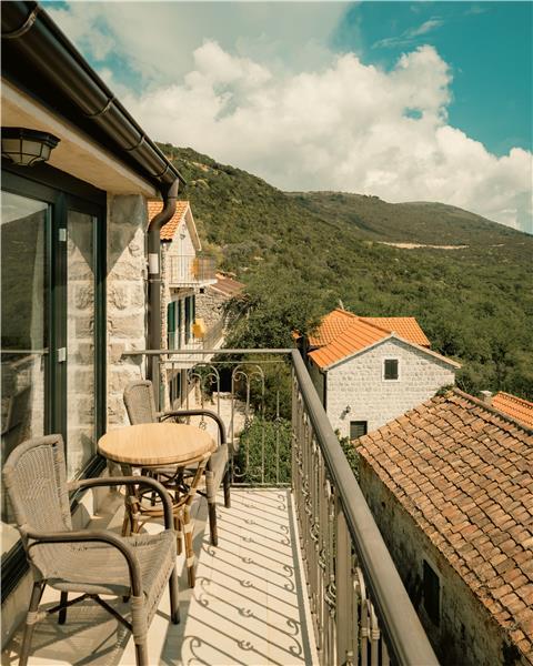 Sea-view villa in Klinci, photograph 20