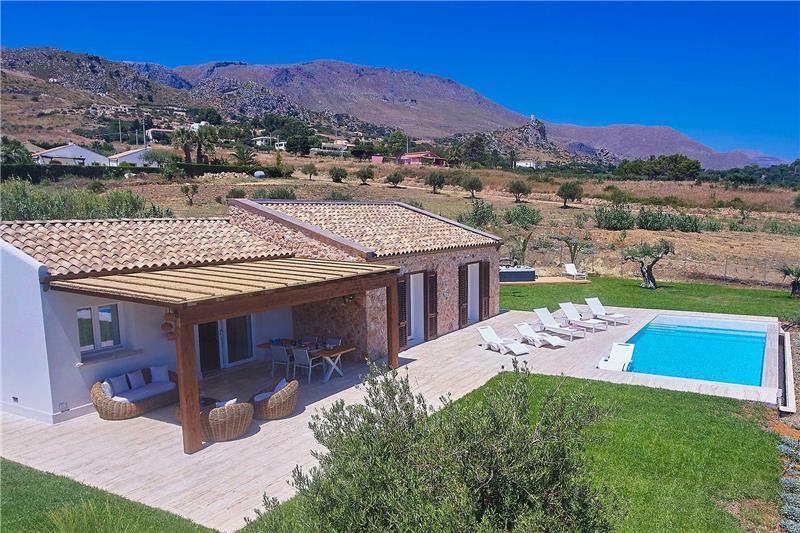 Sea-view villa in Sicily, photograph 13