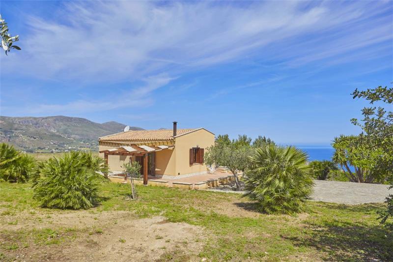 Sea-view villa in Sicily, photograph 24