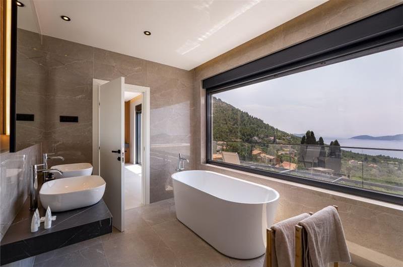 4 bedroom villa with pool in Dubrovnik region, sleeps 8 