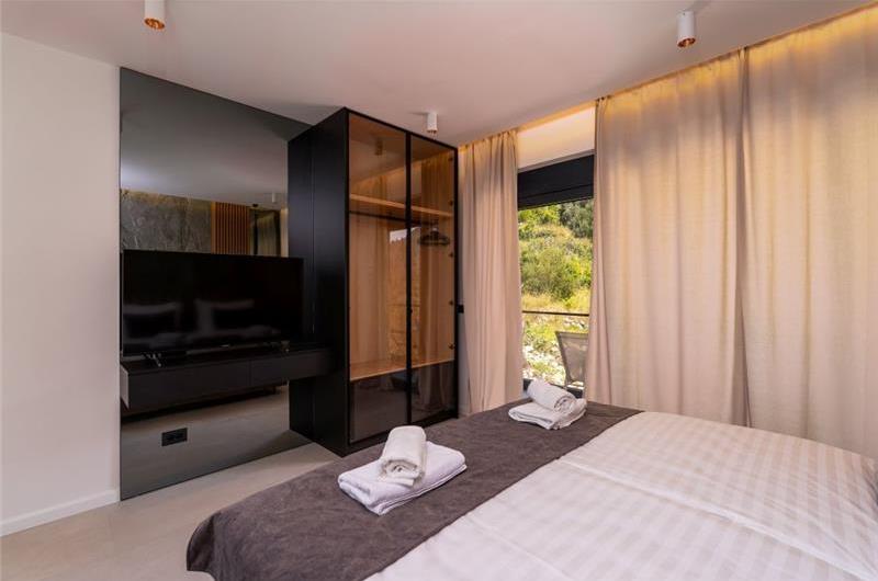 4 bedroom villa with pool in Dubrovnik region, sleeps 8 